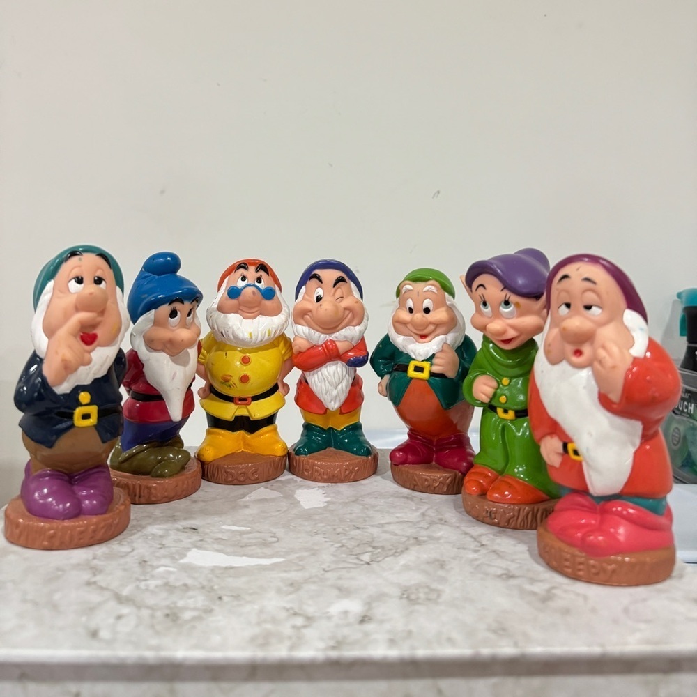 1960s Vintage Snow White Disney 7 Seven Dwarfs collectibles figurines Toys 5”